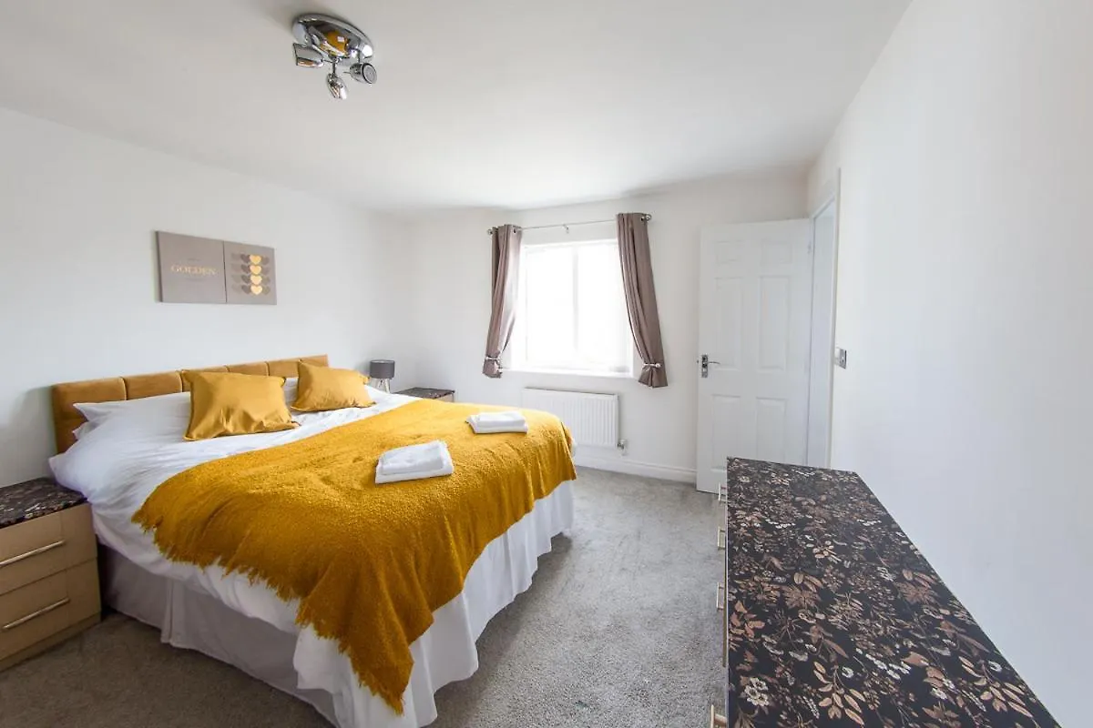卡迪夫5 Bed Detached House- Sleeps 14 & 11 Beds别墅